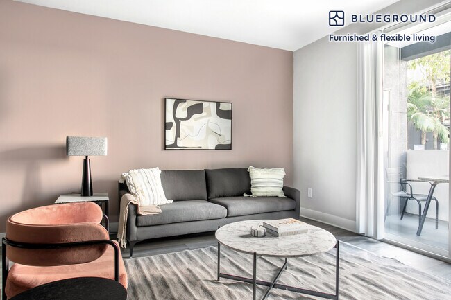 Building Photo - 5535 Westlawn Ave Rental