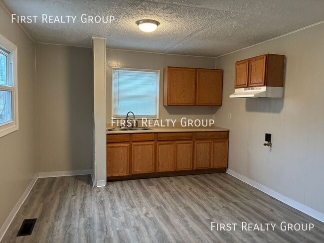 Photo - 4572 Gardendale Ave