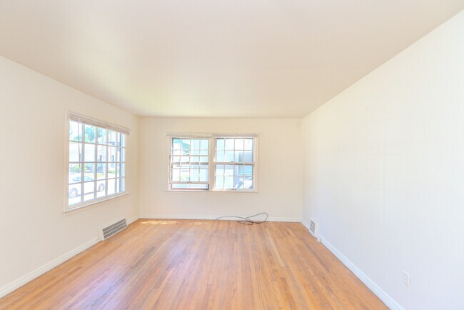 Photo - 810 Sylvan Ave