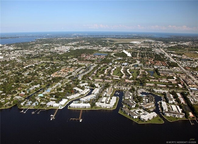 Building Photo - 49 SE Sedona Cir Unit 101