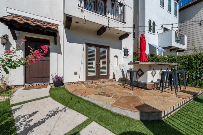 Photo - 905 W 22nd St