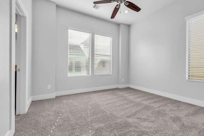 Photo - 1724 Ovid St