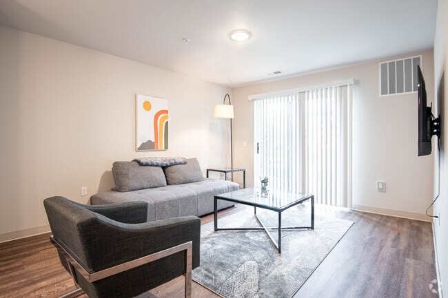 1BR, 1BA - 655SF