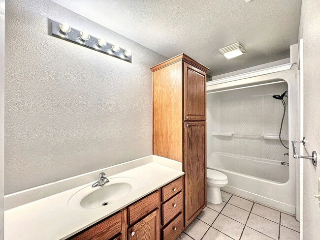 "Charming 1-Bedroom Haven in San Marcos – Cozy 651 sq ft Retreat on Burleson Street!"