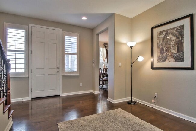 Photo - Stunning (Formal Model) 3/3 w/Huge Loft!  Please read entire ad before requesting a viewing!!