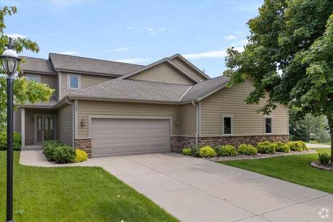 Building Photo - 407 Century Oak Dr Rental