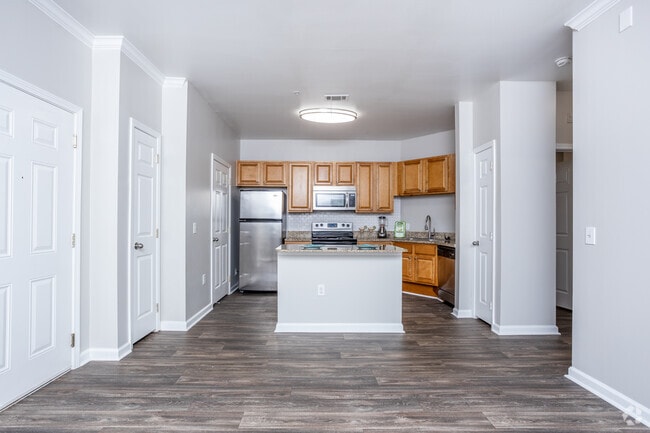 1BR, 1BA - 615 SF