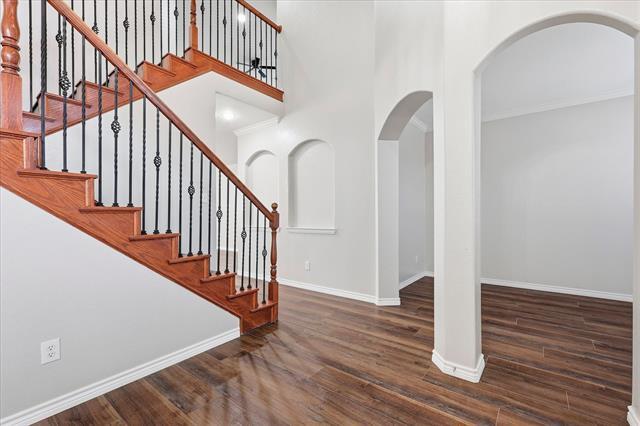 Photo - 2147 Hunt Club Trail