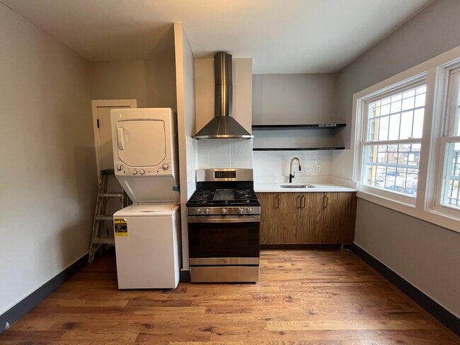 Photo - 74 Baldwin Ave Unidad 2