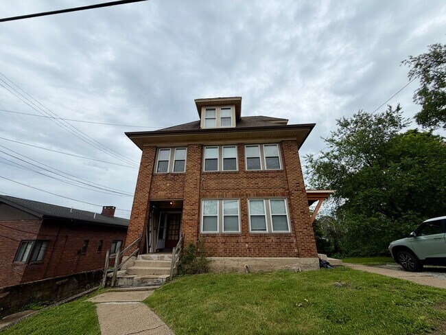 42 Warren St Unit #2
