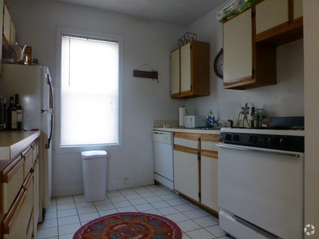 Building Photo - 26 Union St Unit #2 Rental