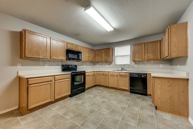 Photo - 2909 Goldenrod Dr