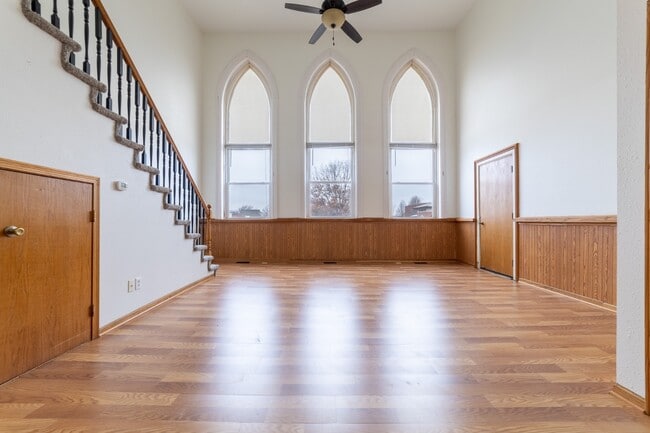 Building Photo - 107 N 1st St