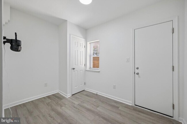 Photo - 247 Berkley St