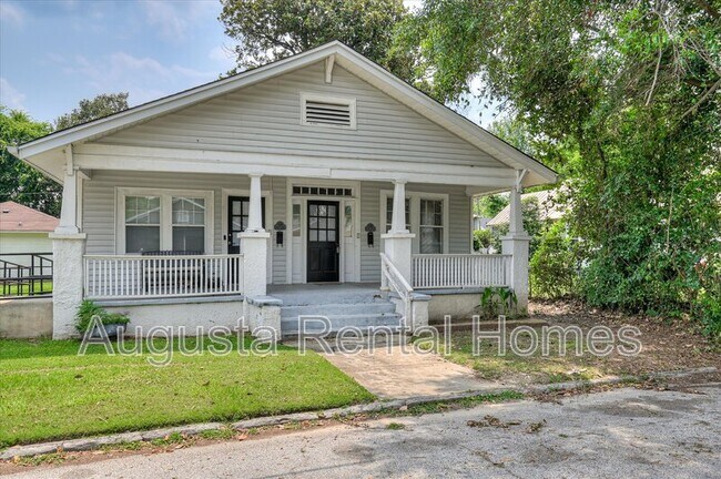 Photo - 106 Ellis St