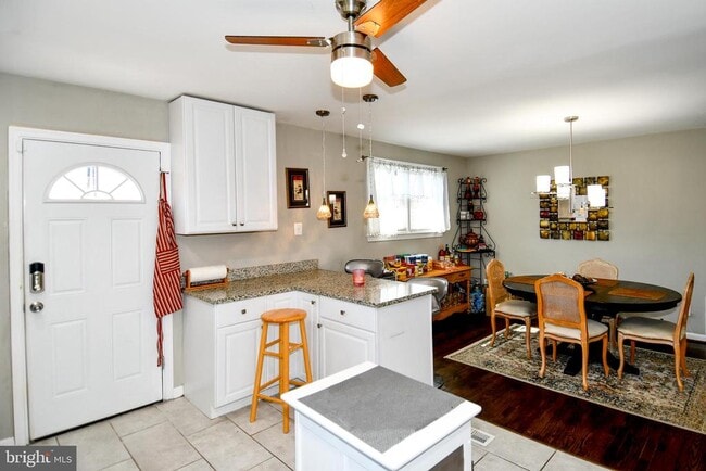 Photo - 5815 Arbroath Dr