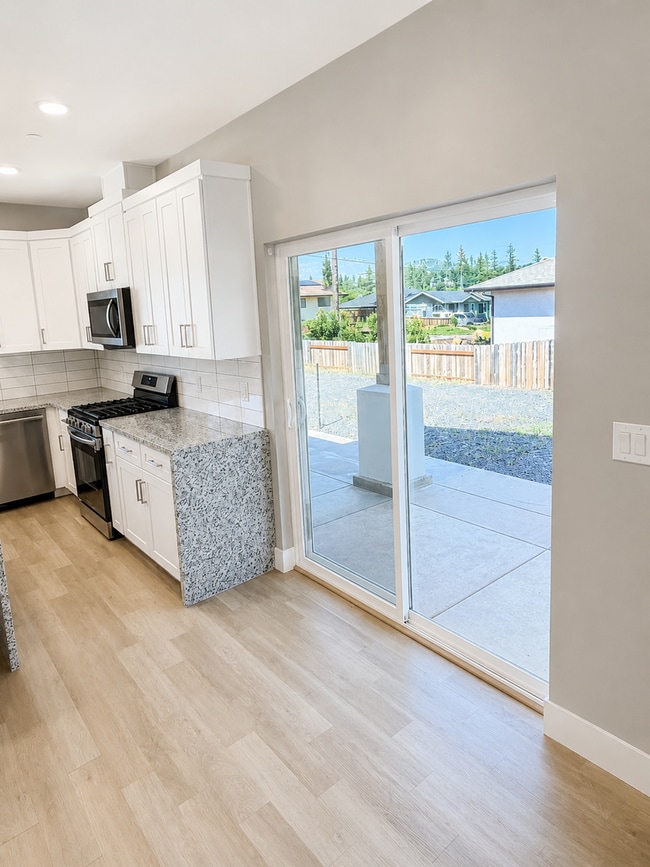 Photo - Paradise Home on Cul-de-Sac – Tall Ceilings, Designer Finishes & Upgraded Garage