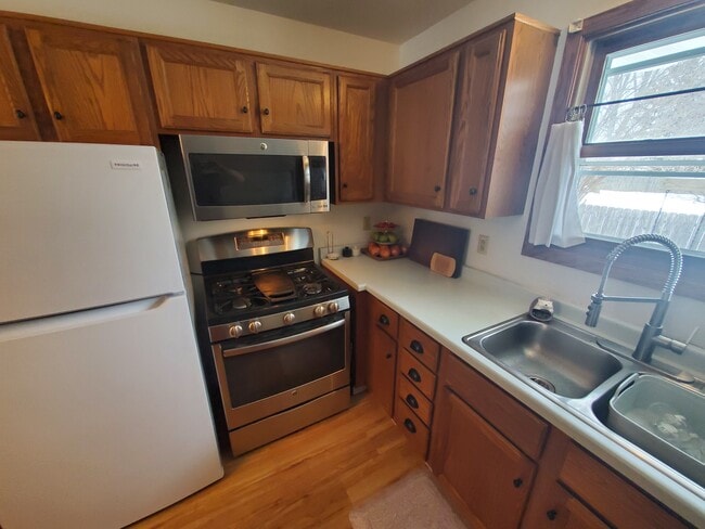 Kitchen (8’1” x 12’3”) - 822 Banker Rd