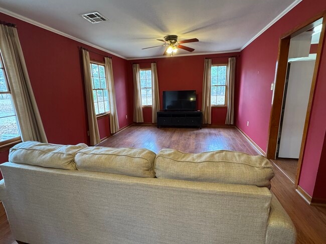 Photo - 1134 Rowland Rd