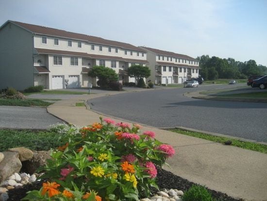 Photo - End Unit 2 Bedroom