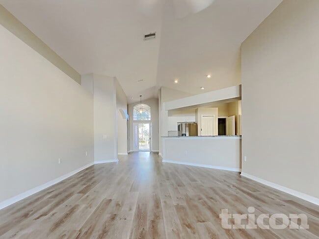 Photo - 10041 Creek Bluff Dr
