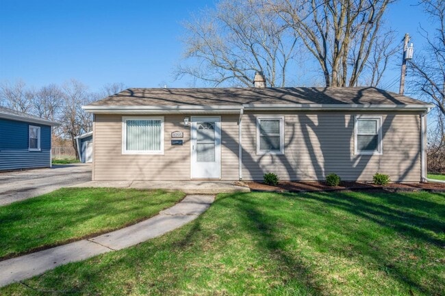 Building Photo - 3 bedroom / 1 bathroom Home for rent in Hobart