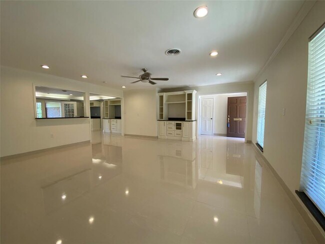 Photo - 4318 Breakwood Dr
