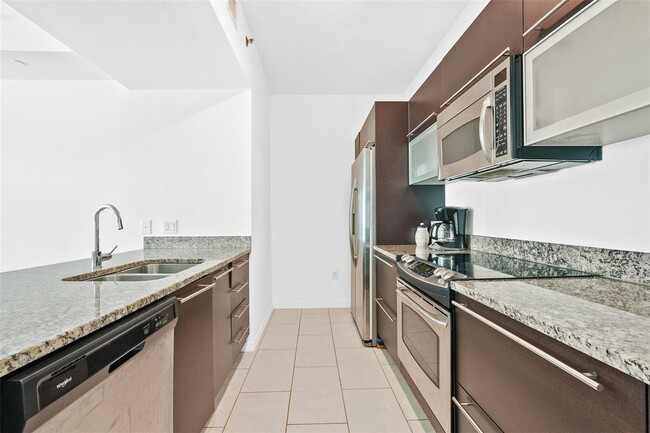 Photo - 951 Brickell Ave Unidad 2700