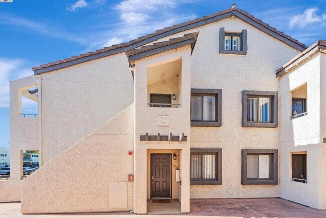 Photo - 880 E Fremont Ave