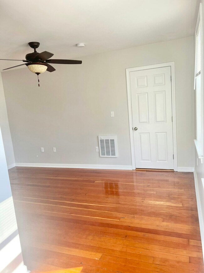 35 Edgewood St Unit 3 - Edgewood