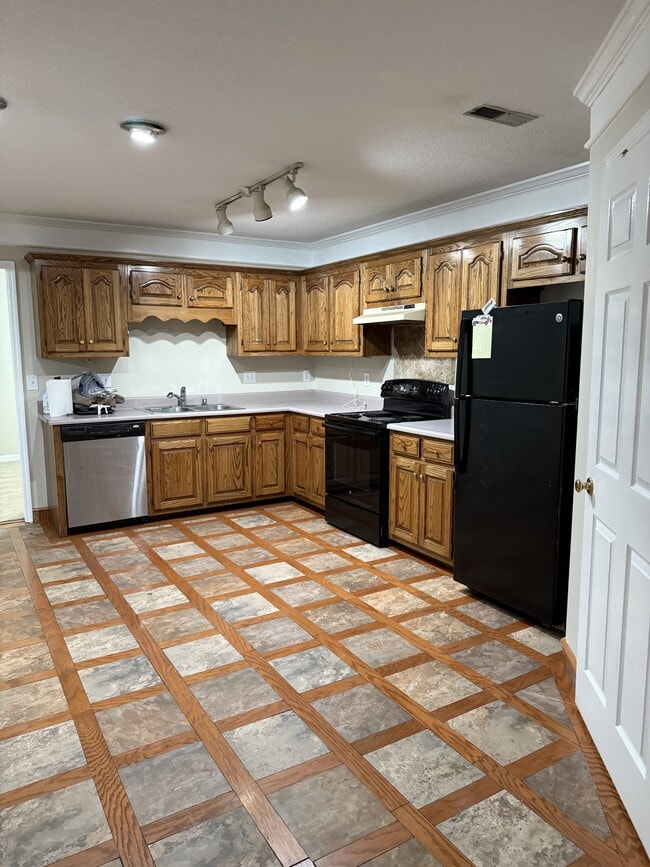 Photo - 317 Woodridge Dr SW
