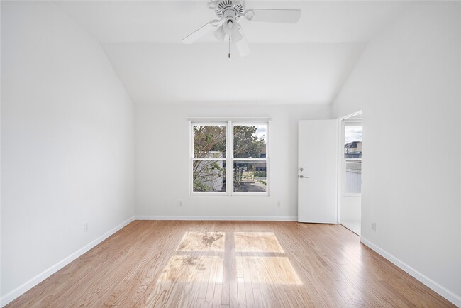 Building Photo - 2437 North Blvd