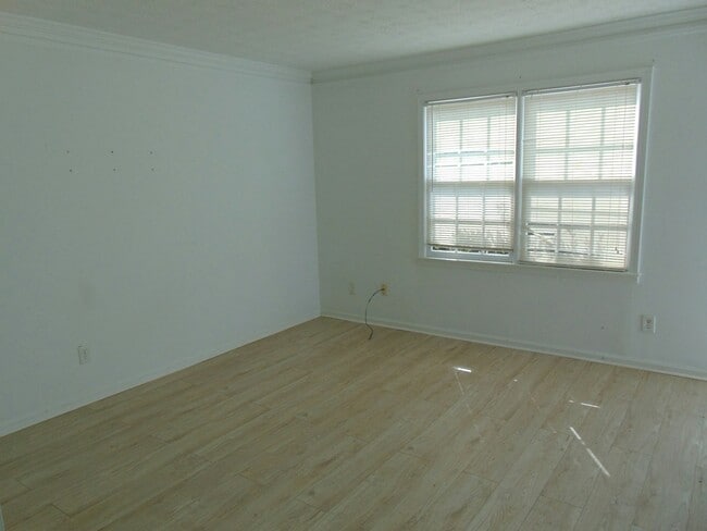 Photo - 1750 Southgate Ln SE