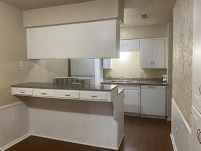Photo - 708-714 E Pecan St Unidad 710 E Pecan St