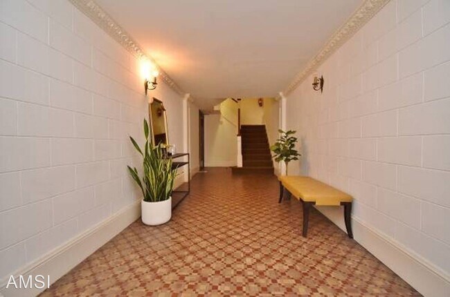 Photo - 1 br, 1 bath House - 1468 Francisco Street #2