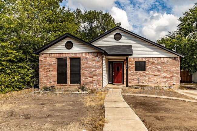 Building Photo - 535 E Ashley Rd