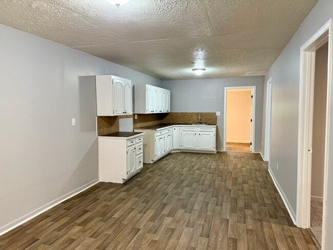 Photo - 724 Searcy Ave