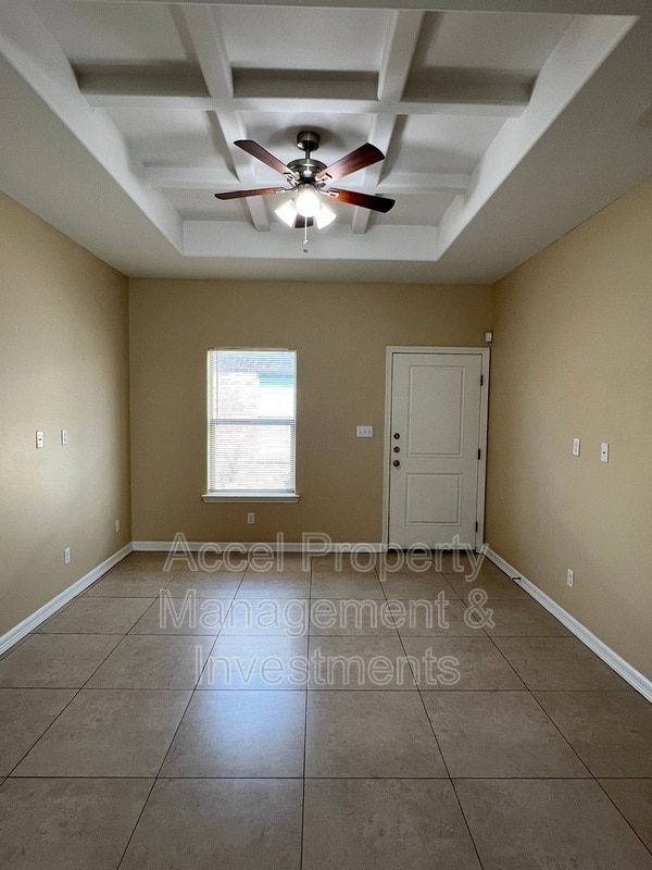 Photo - 2506 E Garfield Ave Unit #1