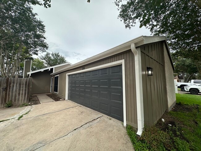 Photo - 114 Avant Garde Dr