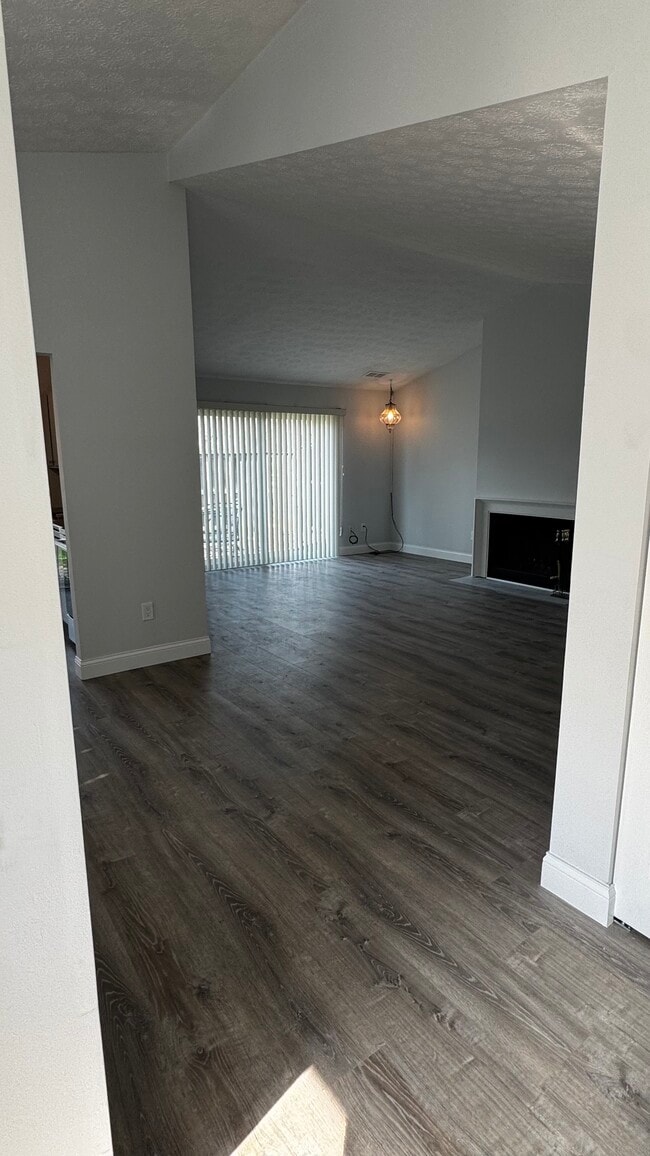 Building Photo - 400 Sherwood Green Ct