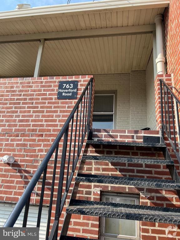 Building Photo - 762 W Railroad Ave Rental