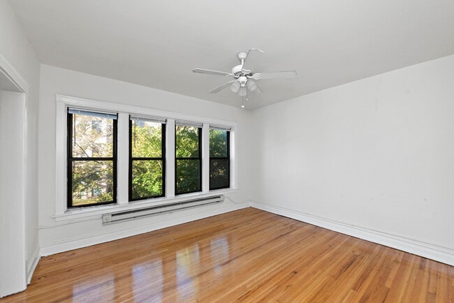 3921 N Fremont St Unit 1E