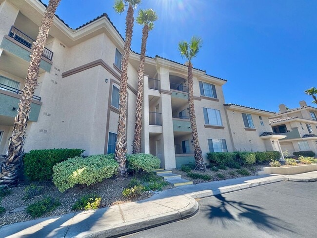 Building Photo - WONDERFUL 1 BEDROOM IN GUARD GATED VISTANA... Rental