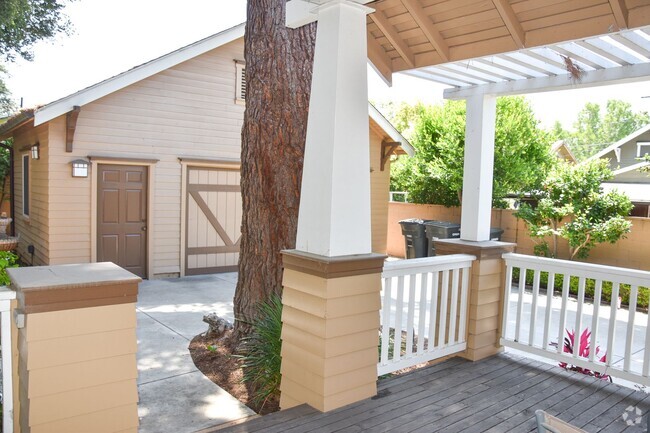 Building Photo - Craftsman living in Old Towne Orange Rental