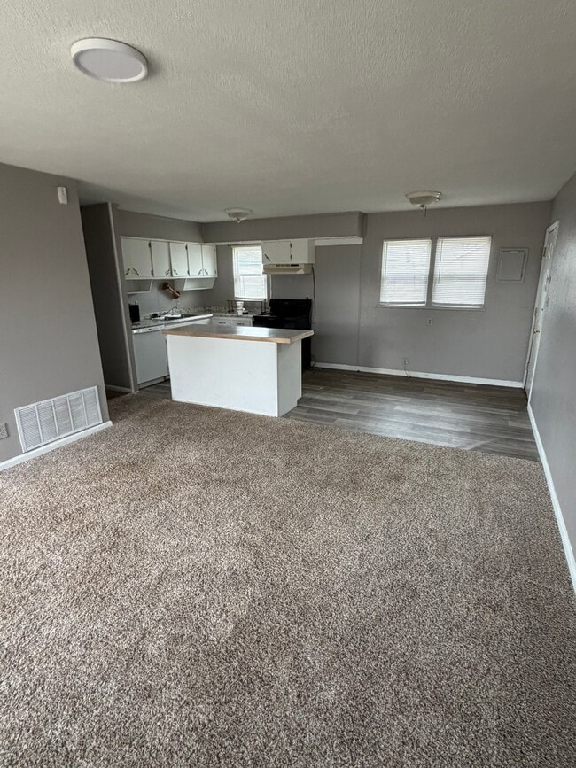 Photo - 5110 S Crockett St