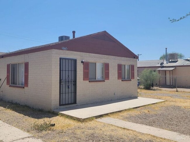 Photo - Spacious 2-Bed, 1-Bath Home | Large Shared Yard & Prime Commuter Access