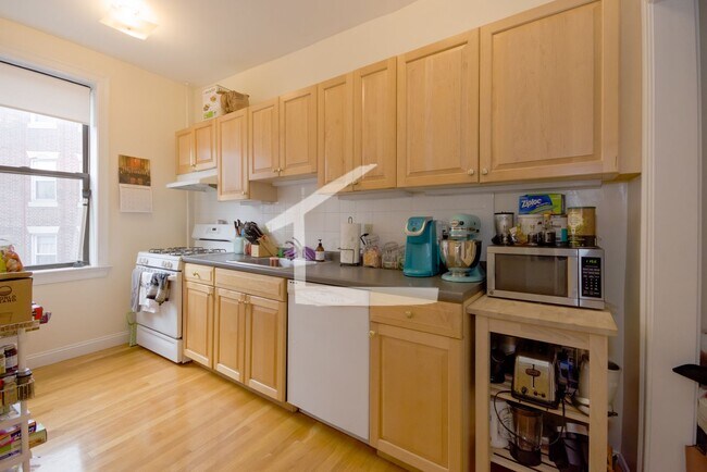 Photo - 1340 Commonwealth Ave