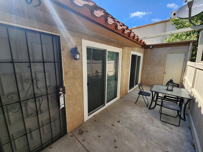 Porch - 2405 W Acacia Ave Condo Unit 1