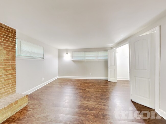 Photo - 350 Waycross Dr