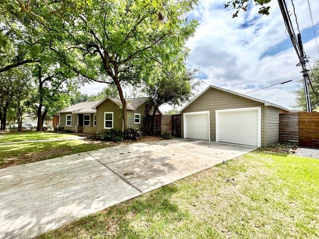 Photo - 4010 Yupon St